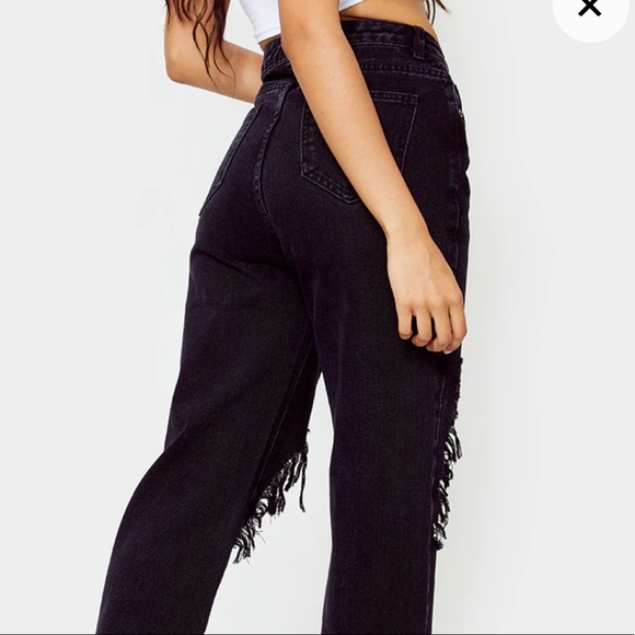 PrettyLittleThing Black Distressed Knee Split Hem Denim Jeans - Picture 4 of 4